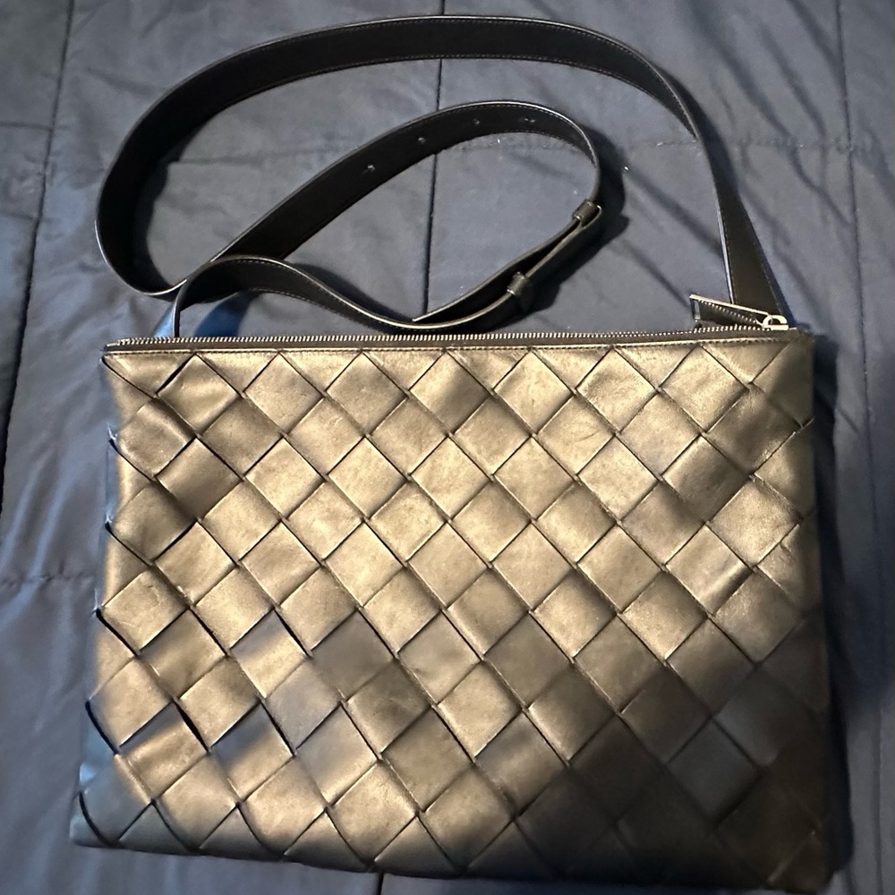 Bottega Veneta Nappa Intreciatto Zip Messenger Bag